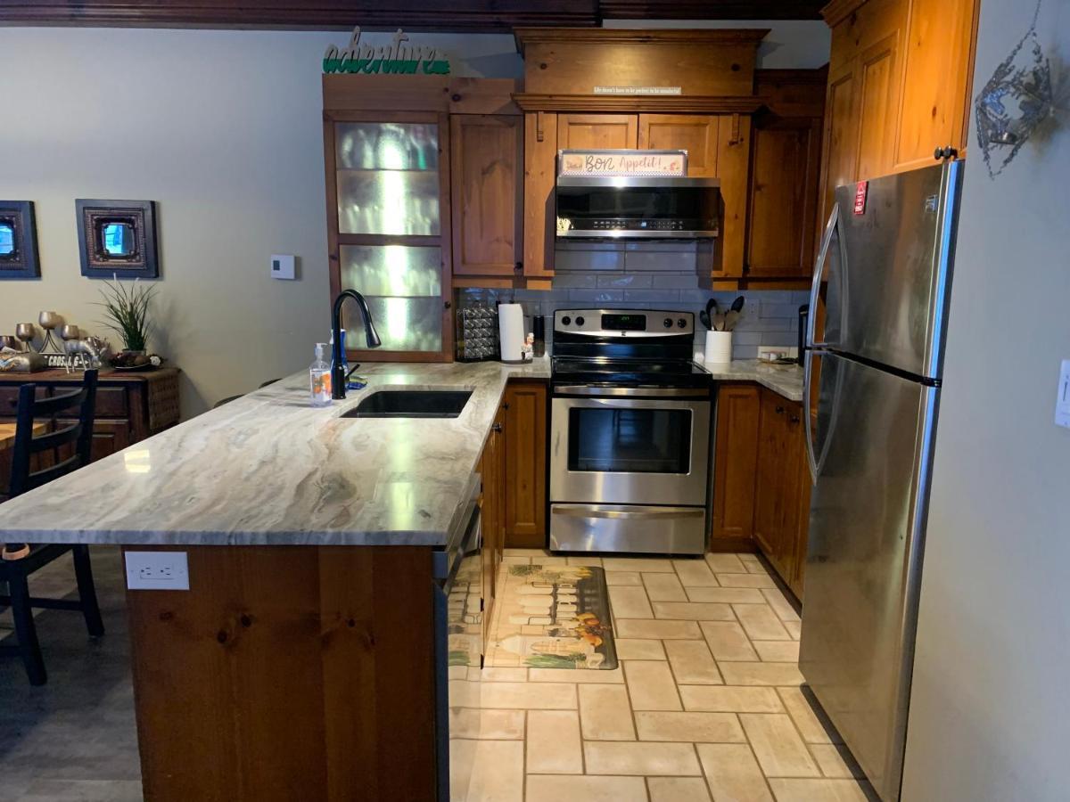 Вилла Luxurious Mont Tremblant 2Bd 2Bth Номер фото